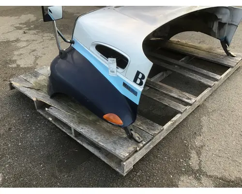 INTERNATIONAL 4400 Hood