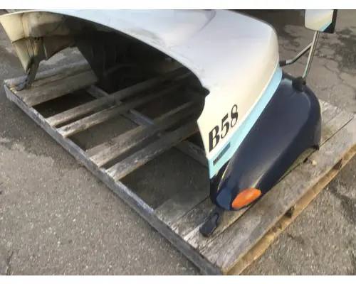 INTERNATIONAL 4400 Hood