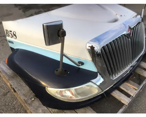 INTERNATIONAL 4400 Hood