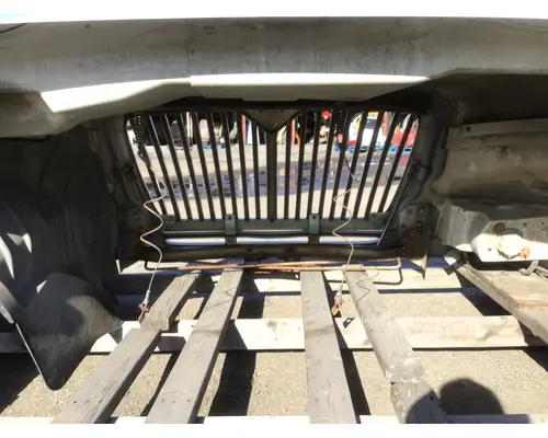 INTERNATIONAL 4400 Hood