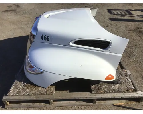 INTERNATIONAL 4400 Hood