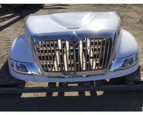 INTERNATIONAL 4400 Hood