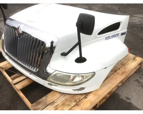 INTERNATIONAL 4400 Hood