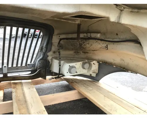 INTERNATIONAL 4400 Hood