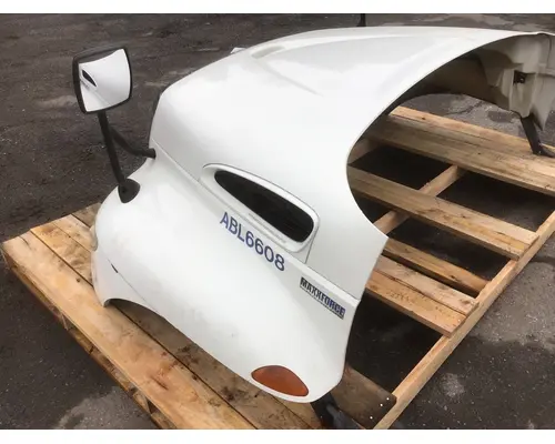 INTERNATIONAL 4400 Hood