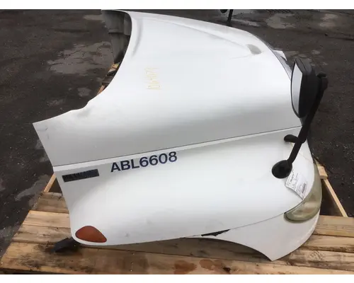 INTERNATIONAL 4400 Hood