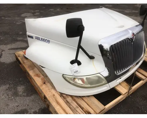 INTERNATIONAL 4400 Hood
