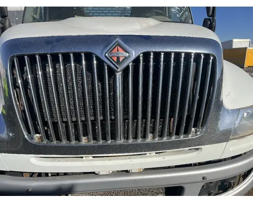 INTERNATIONAL 4400 Hood