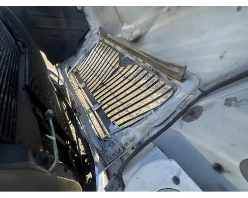 INTERNATIONAL 4400 Hood