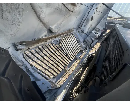 INTERNATIONAL 4400 Hood