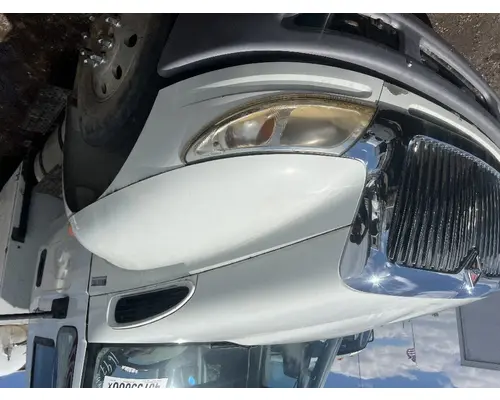 INTERNATIONAL 4400 Hood