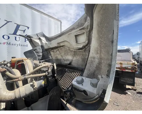 INTERNATIONAL 4400 Hood