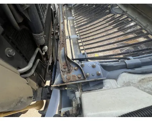 INTERNATIONAL 4400 Hood