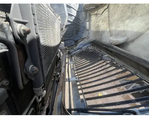 INTERNATIONAL 4400 Hood