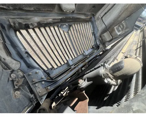 INTERNATIONAL 4400 Hood