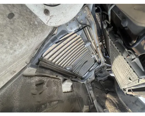 INTERNATIONAL 4400 Hood