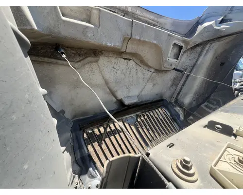 INTERNATIONAL 4400 Hood