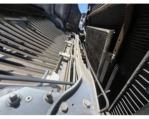 INTERNATIONAL 4400 Hood