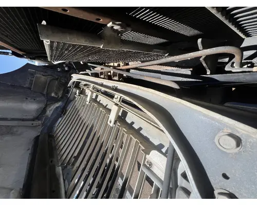 INTERNATIONAL 4400 Hood