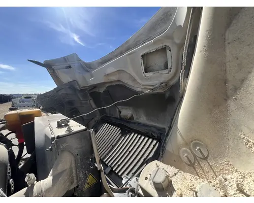 INTERNATIONAL 4400 Hood