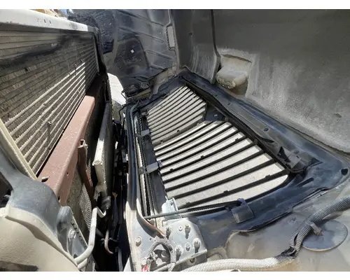 INTERNATIONAL 4400 Hood