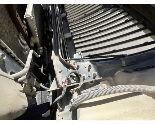 INTERNATIONAL 4400 Hood