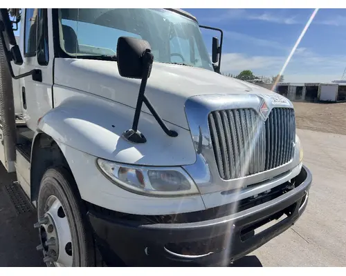 INTERNATIONAL 4400 Hood