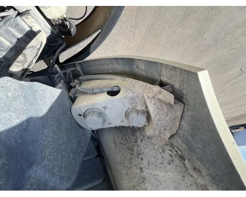 INTERNATIONAL 4400 Hood
