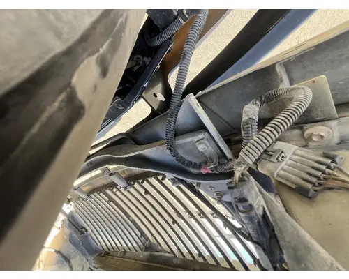 INTERNATIONAL 4400 Hood