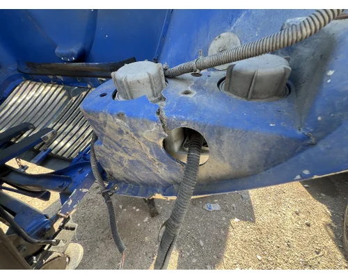 INTERNATIONAL 4400 Hood