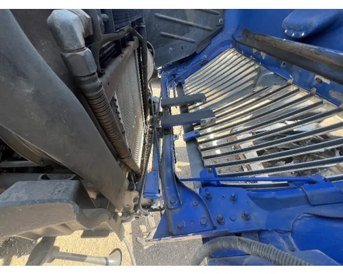 INTERNATIONAL 4400 Hood