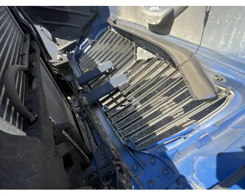 INTERNATIONAL 4400 Hood