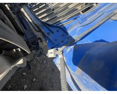 INTERNATIONAL 4400 Hood