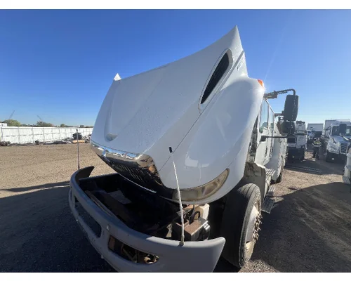 INTERNATIONAL 4400 Hood