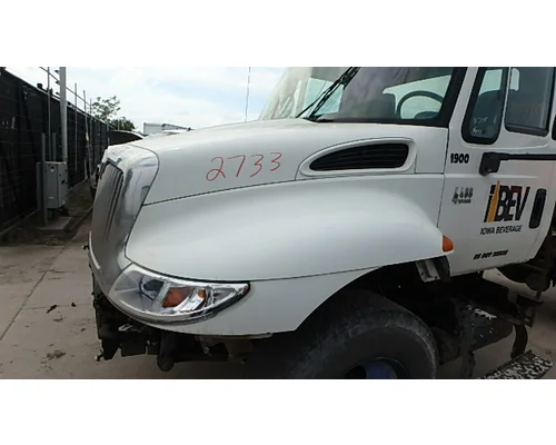 INTERNATIONAL 4400 Hood