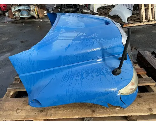 INTERNATIONAL 4400 Hood