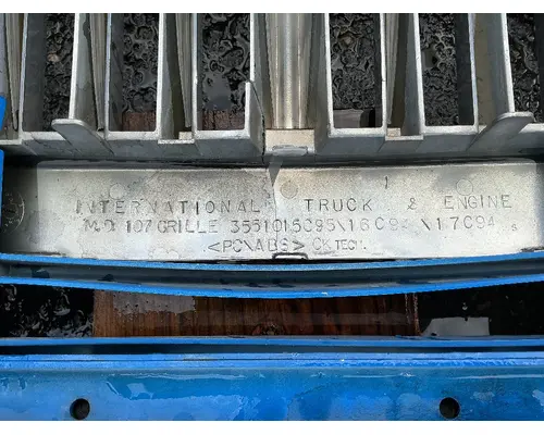 INTERNATIONAL 4400 Hood