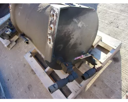 INTERNATIONAL 4400 Hydraulic Tank