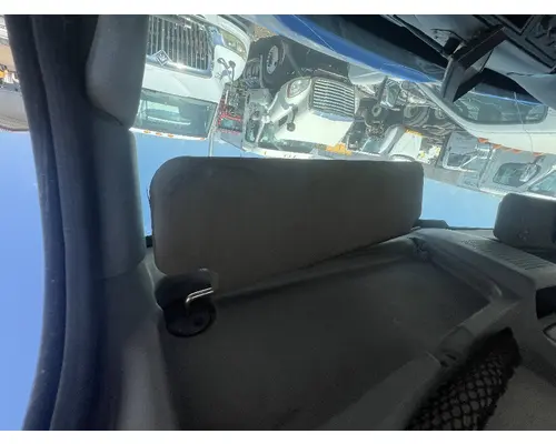 INTERNATIONAL 4400 Interior Sun Visor