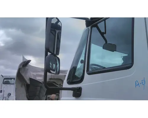INTERNATIONAL 4400 MIRROR ASSEMBLY CABDOOR