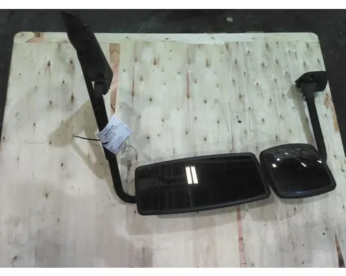 INTERNATIONAL 4400 MIRROR ASSEMBLY CABDOOR