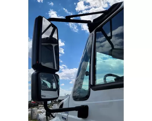 INTERNATIONAL 4400 Mirror (Side View)