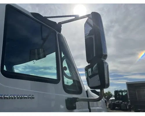 INTERNATIONAL 4400 Mirror (Side View)