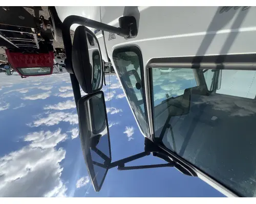 INTERNATIONAL 4400 Mirror (Side View)