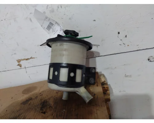 INTERNATIONAL 4400 POWER STEERING RESERVOIR
