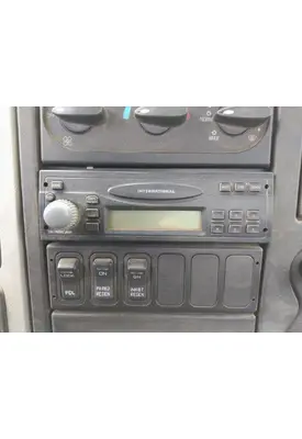 INTERNATIONAL 4400 RADIO AM/FM