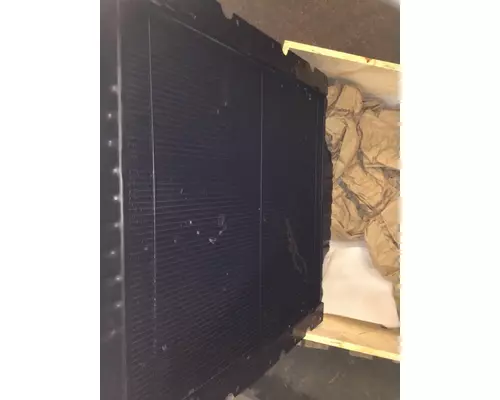 INTERNATIONAL 4400 Radiator