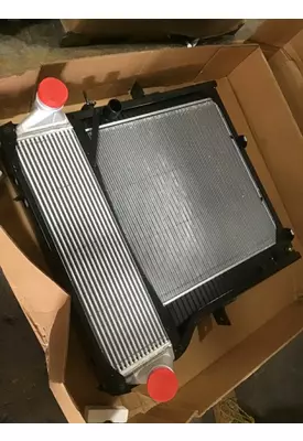 INTERNATIONAL 4400 Radiator