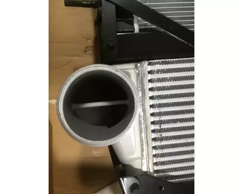 INTERNATIONAL 4400 Radiator