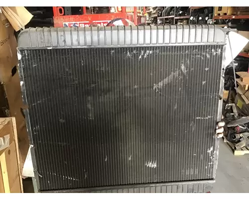 INTERNATIONAL 4400 Radiator